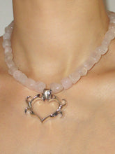 Load image into Gallery viewer, THE ROSE QUARTZ SELMA HEART CHOKER