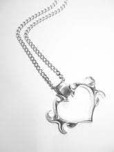 Load image into Gallery viewer, SELMA HEART CHAIN