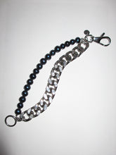 Load image into Gallery viewer, XL CHAIN BLACK PEARL BRACELET