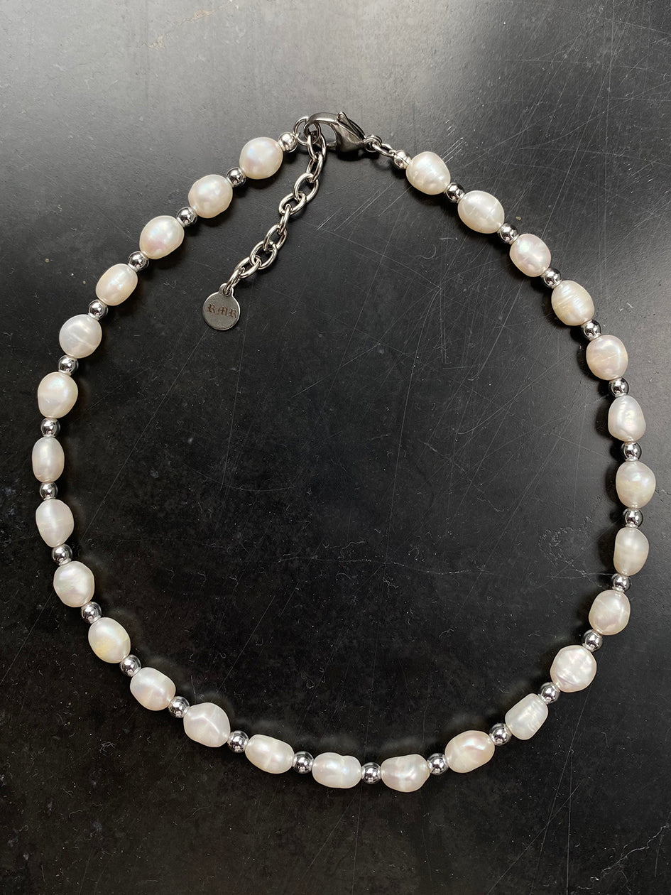 THE BAROQUE HEMATITE FRESHWATER PEARL CHOKER