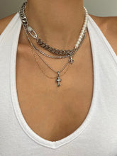 Load image into Gallery viewer, THE DIMIDIUM PEARLY CHAIN CHOKER SILVER