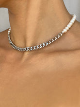 Load image into Gallery viewer, MEDIUM FRESHWATER PEARL CHAIN CHOKER SILVER
