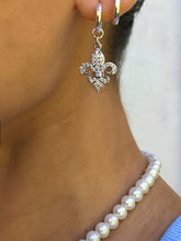 Load image into Gallery viewer, FLEUR DE LIS EARRINGS