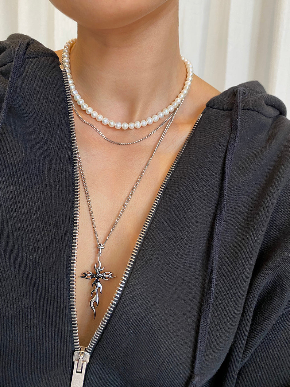 BLACK PEARL ADAMAS CROSS CHOKER – Rimor Jewelry