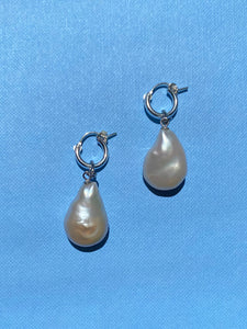 BAROQUE PEARL EARRINGS