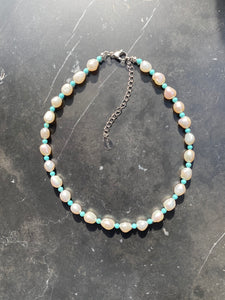 THE BAROQUE PEARL CHOKER WITH TURQUOISE