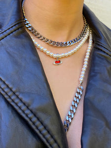 THE AMARE PEARLY NECKLACE