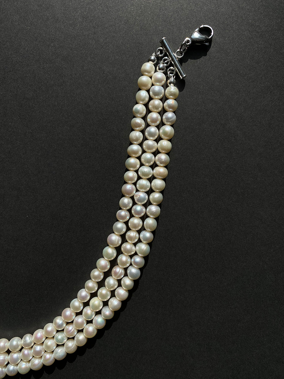 Triple shop pearl choker