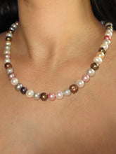 Load image into Gallery viewer, MULTI COLOR PEARL CHOKER