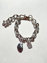 Load image into Gallery viewer, THE R BUTTERFLY BLACK PEARL BRACELET
