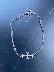 THE SILVER ADAMAS CROSS ANKLET