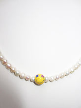 Load image into Gallery viewer, THE SMILEY BEAD FRESHWATER PEARL CHOKER