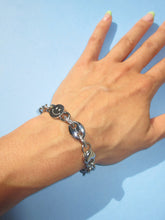 Load image into Gallery viewer, SMILEY CHAIN BRACELET