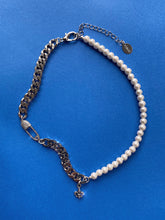 Load image into Gallery viewer, THE DIMIDIUM PEARLY CHAIN CHOKER SILVER